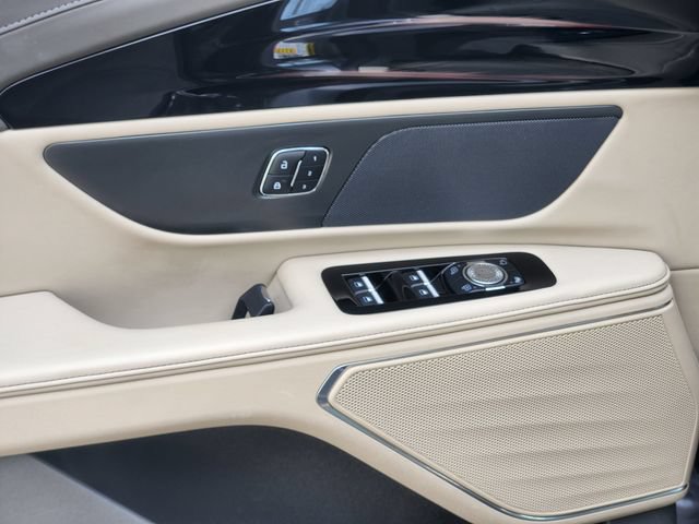 Certified 2025 Lincoln Nautilus Premier AWD/4WD image 23