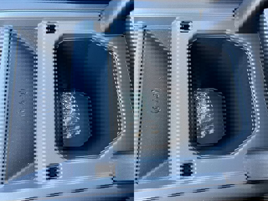 New 2025 Land Rover Defender 110 S image 31