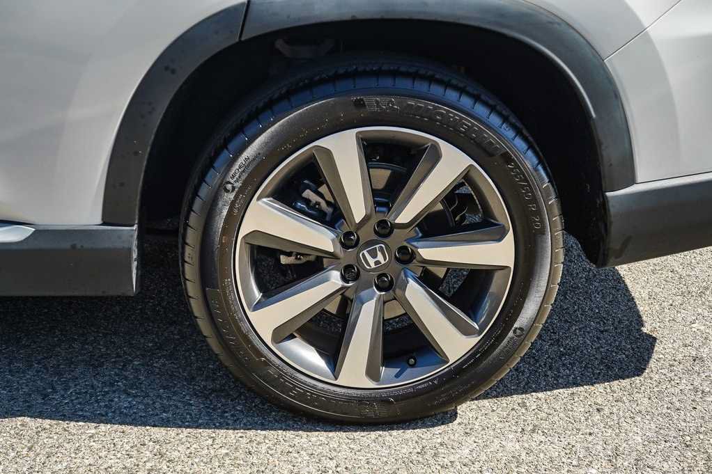 Used 2024 Honda Pilot Touring image 11