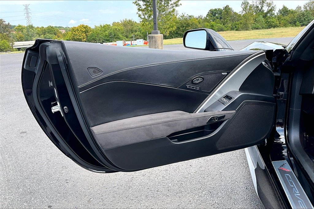 Used 2016 Chevrolet Corvette Z06 w/ 3LZ Preferred Equipment Group RWD image 22