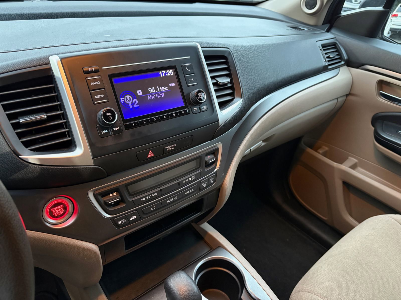 Used 2019 Honda Pilot LX image 29