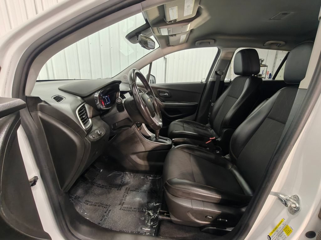 Used 2022 Chevrolet Trax LT w/ Driver Confidence Package AWD/4WD image 24