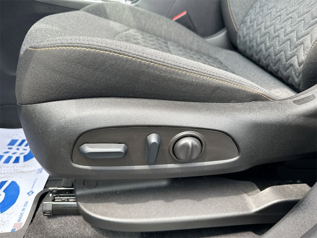 Used 2023 Chevrolet Equinox LT image 12