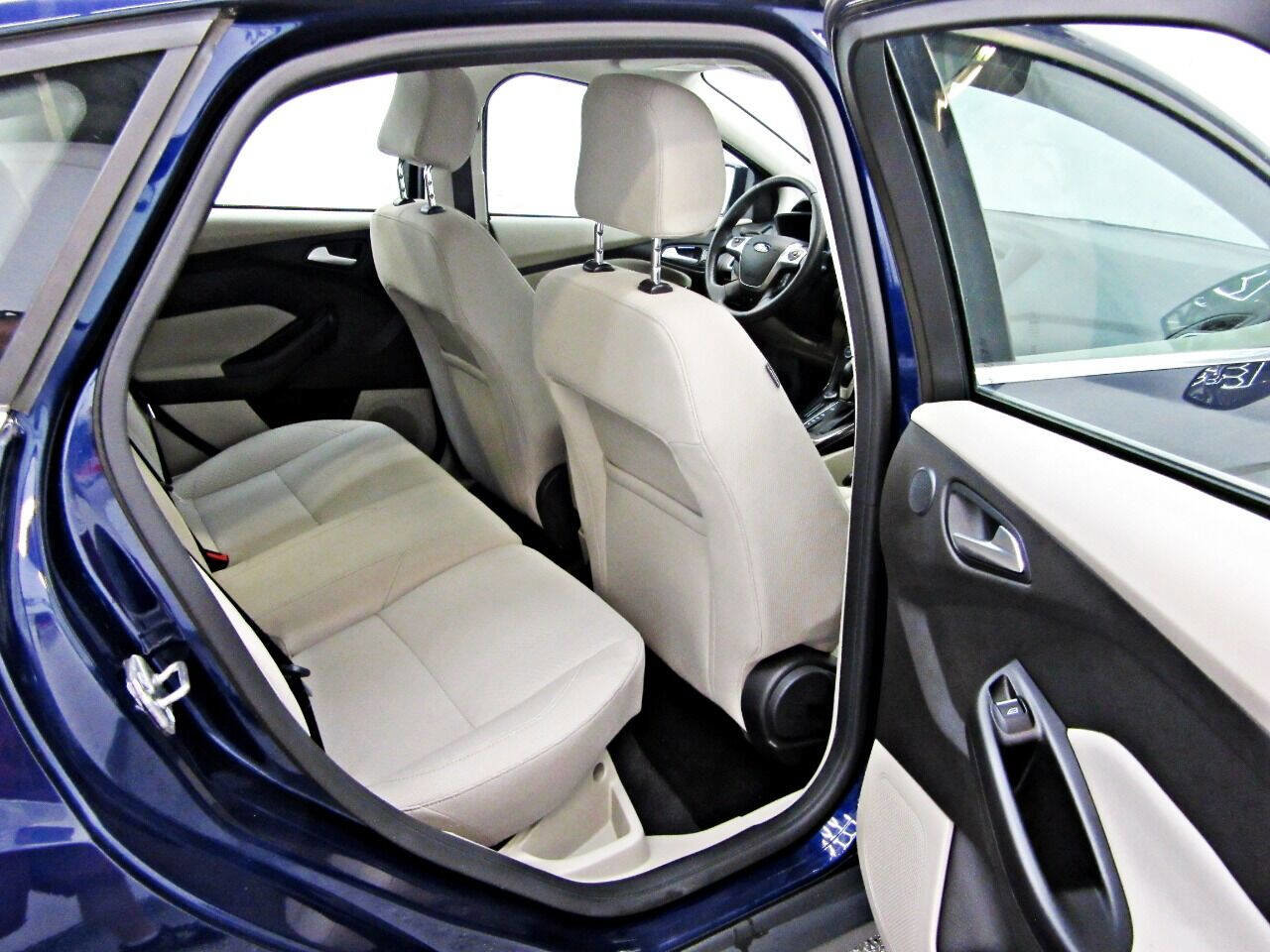 Used 2016 Ford Focus Electric 4dr Hatchback image 11