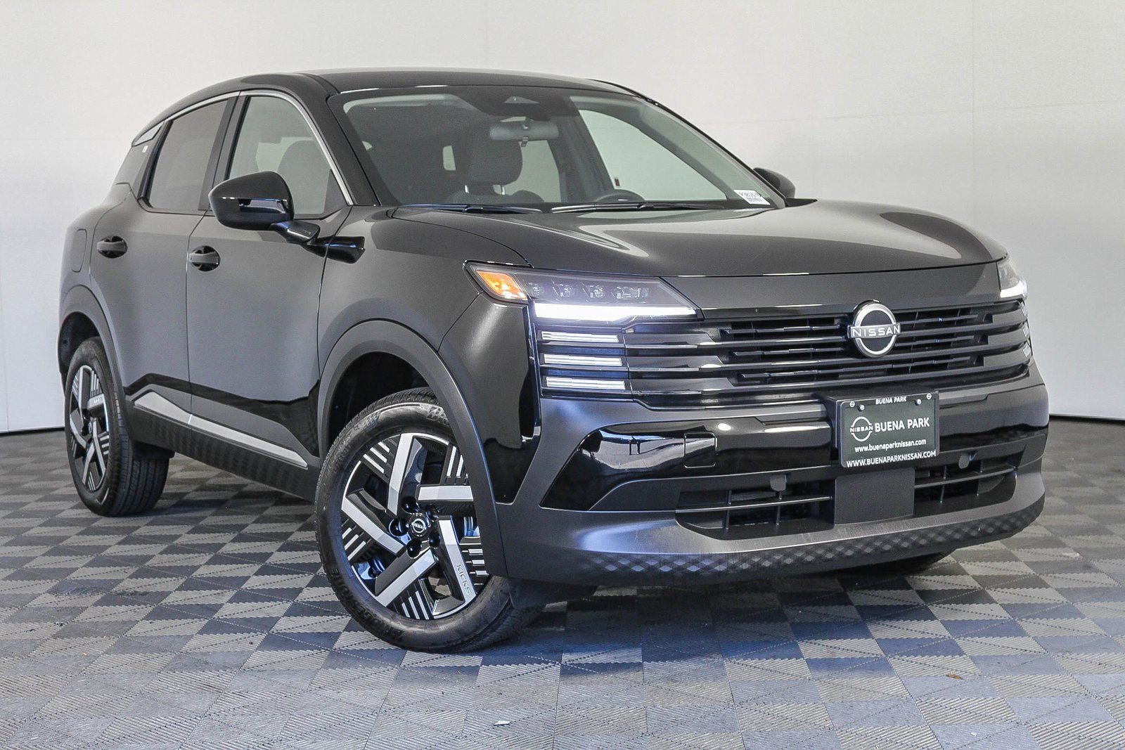 Certified 2025 Nissan Kicks SV