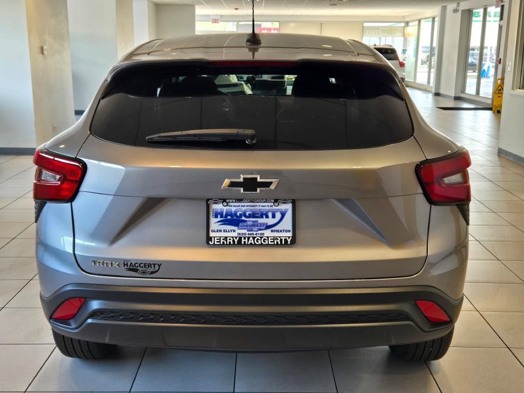 New 2026 Chevrolet Trax LS w/ LS Convenience Package FWD image 10