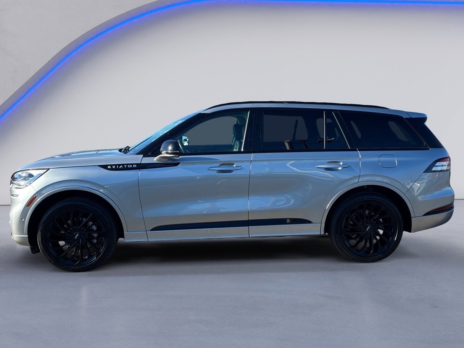 Used 2024 Lincoln Aviator Reserve w/ Equipment Group 201A image 11