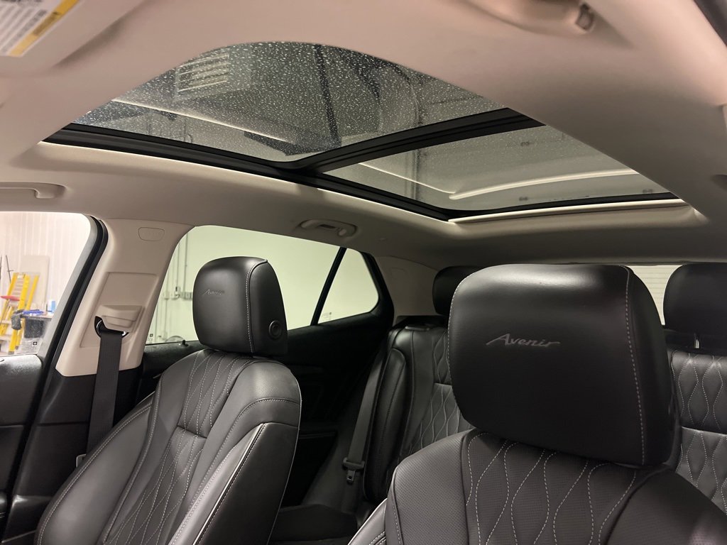 Certified 2022 Buick Envision Avenir w/ Technology Package II image 12