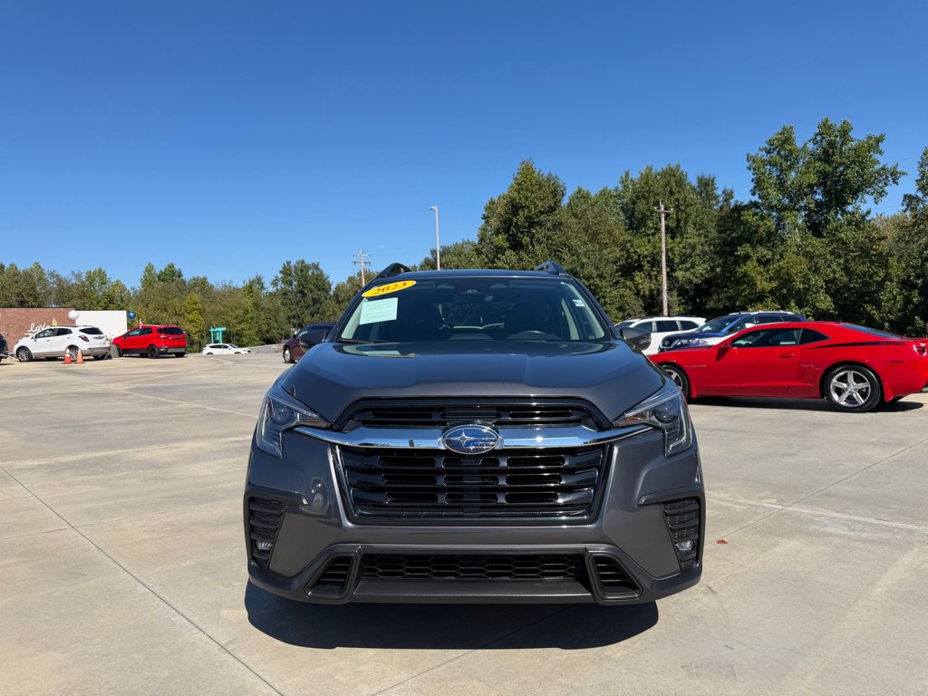 Used 2023 Subaru Ascent Limited AWD/4WD image 2