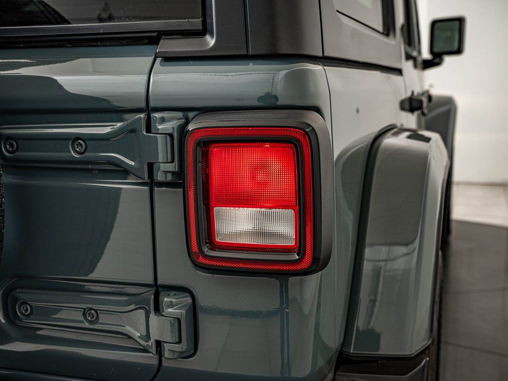 Used 2024 Jeep Wrangler Unlimited image 9