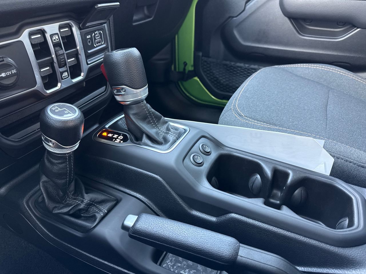Used 2025 Jeep Gladiator Sport AWD/4WD image 22