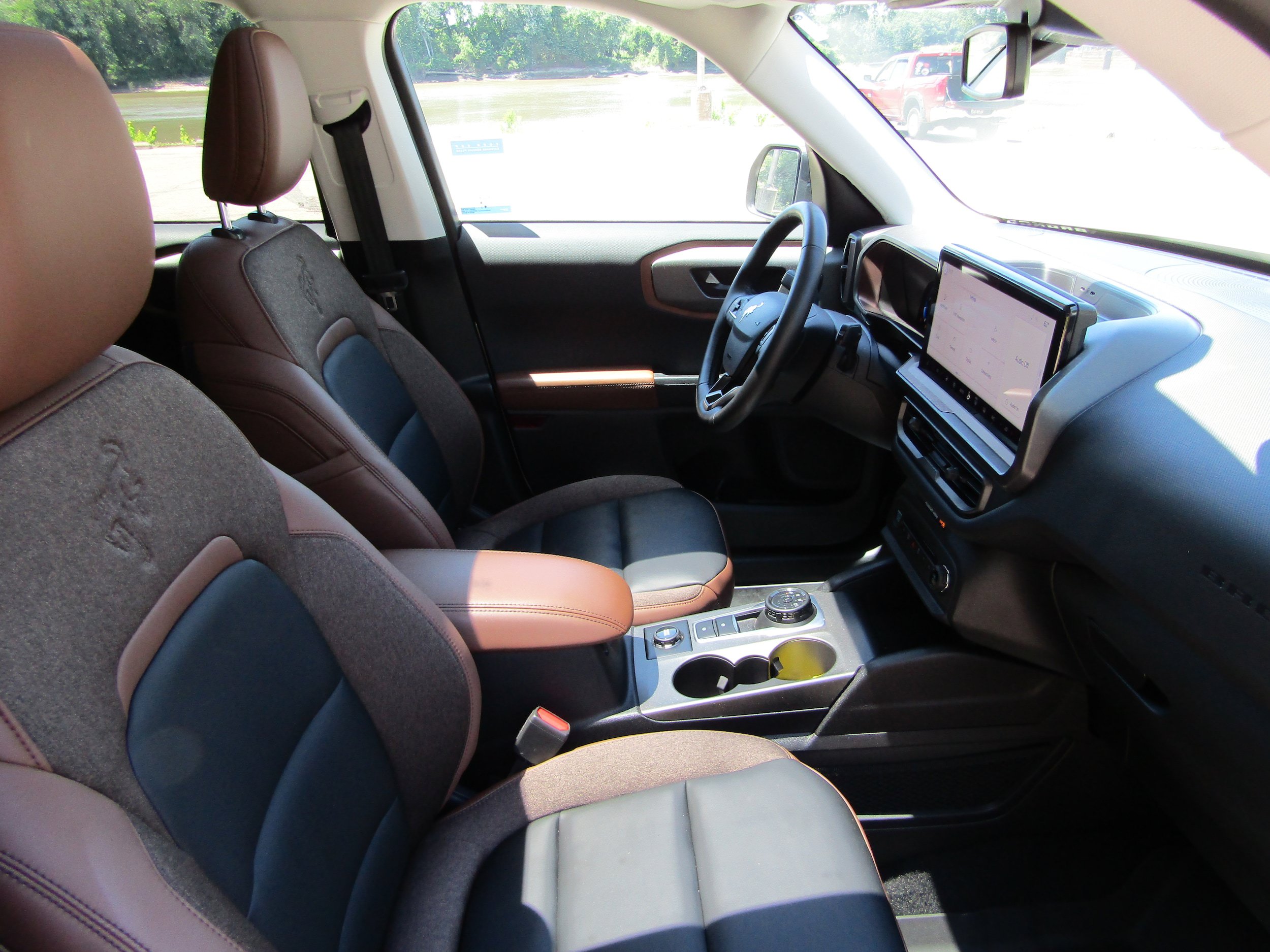 Used 2025 Ford Bronco Sport Outer Banks w/ Outer Banks Tech Package+ AWD/4WD image 19