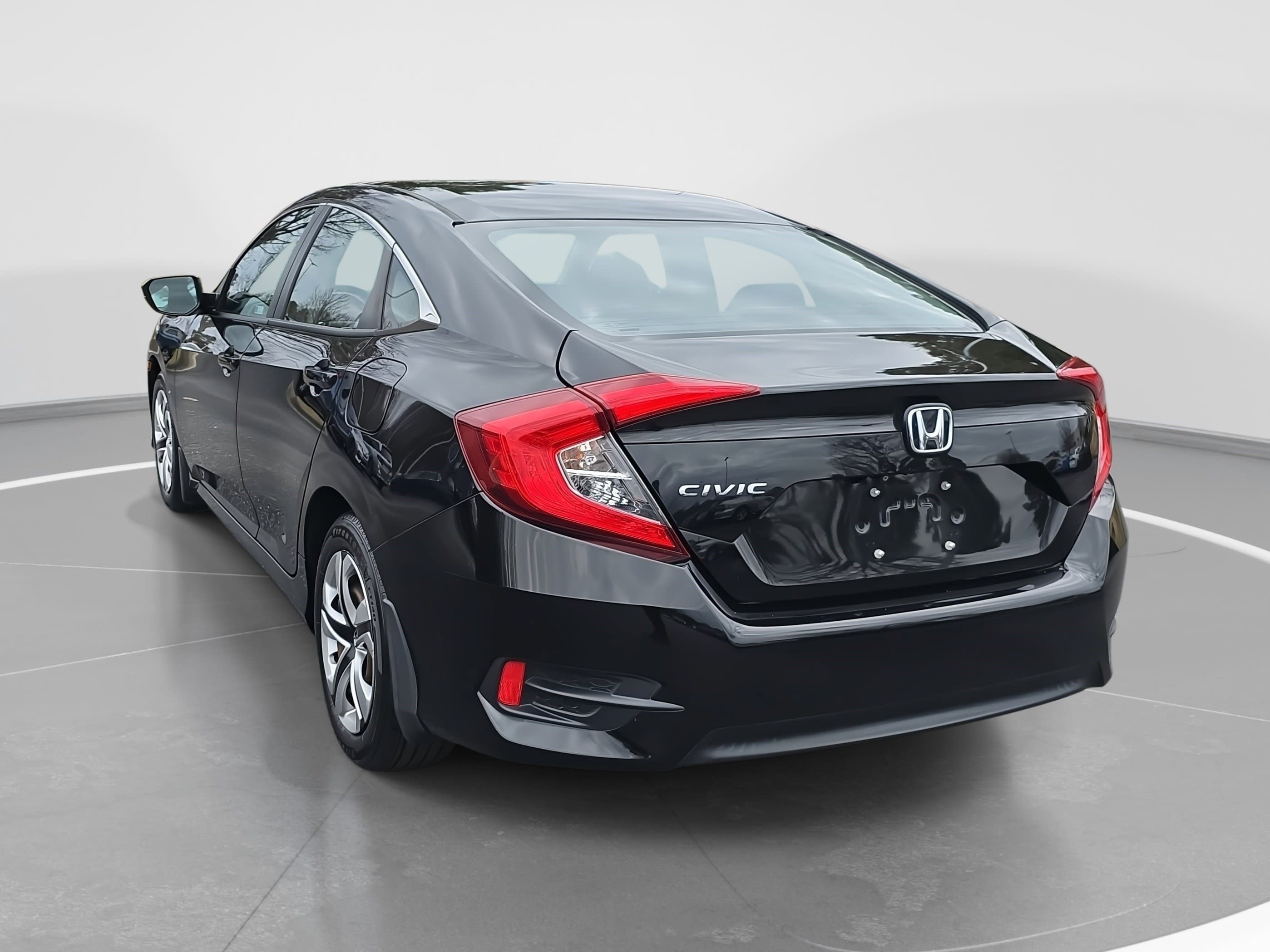 Used 2018 Honda Civic LX image 7