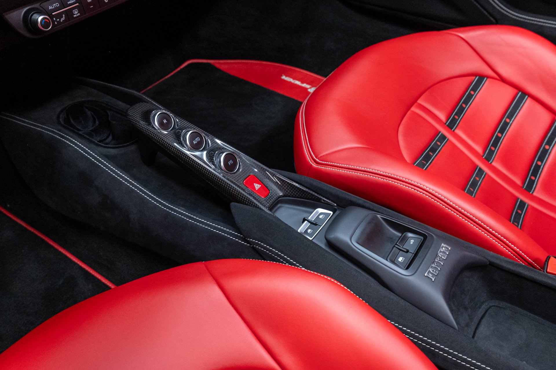 Used 2021 Ferrari F8 Tributo RWD image 11