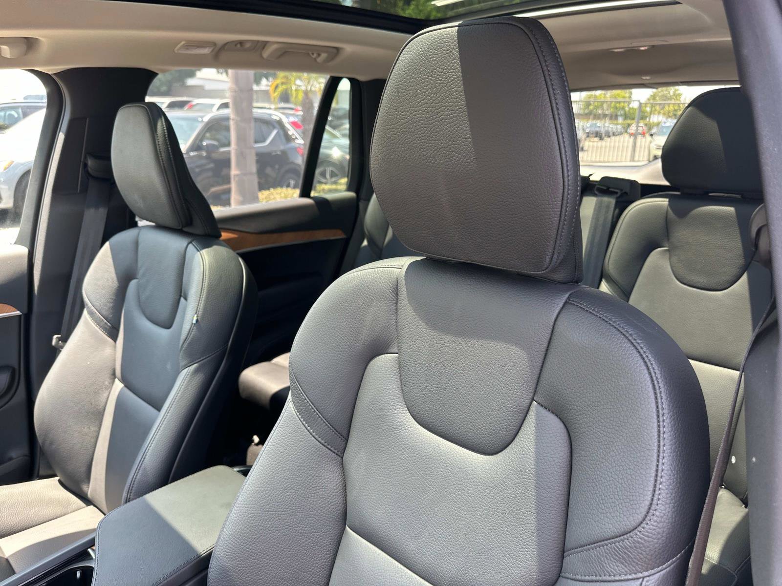 Certified 2025 Volvo XC90 B6 Plus image 19