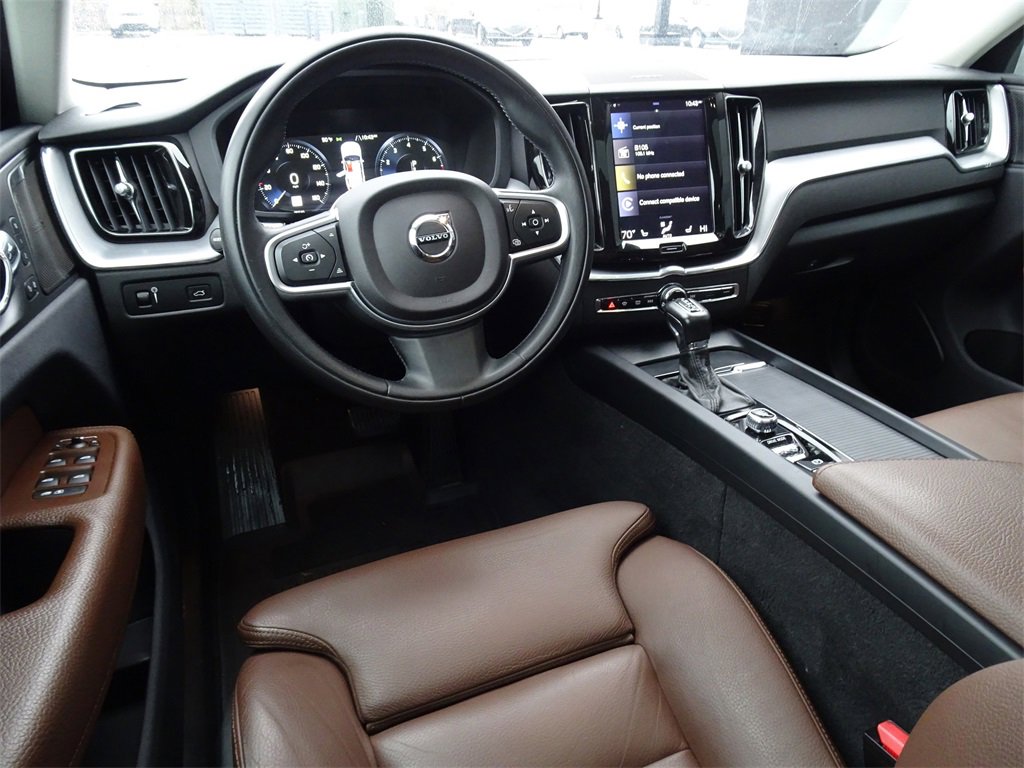 Used 2019 Volvo XC60 T5 Momentum w/ Multimedia Package image 14
