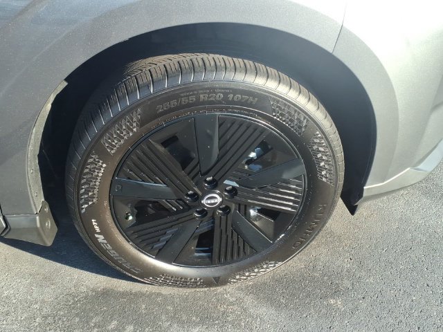 Used 2025 Nissan Murano SV FWD image 4