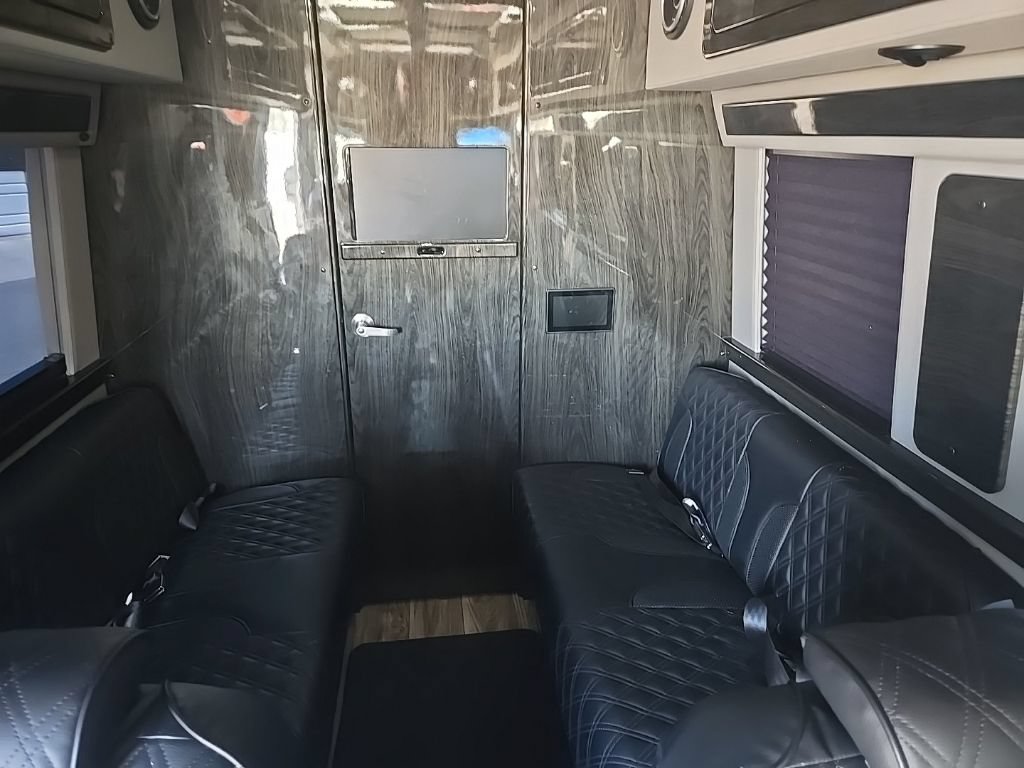 Used 2023 Mercedes-Benz Sprinter 3500 image 28