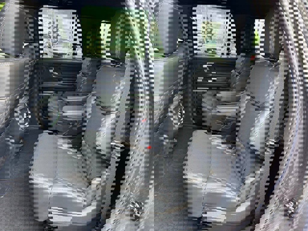 New 2025 Ford Expedition Platinum w/ Stealth Performance Package image 34