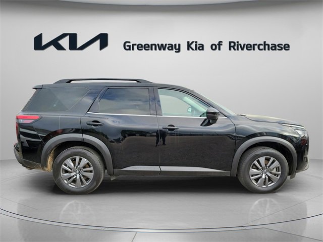Used 2025 Nissan Pathfinder SV image 7