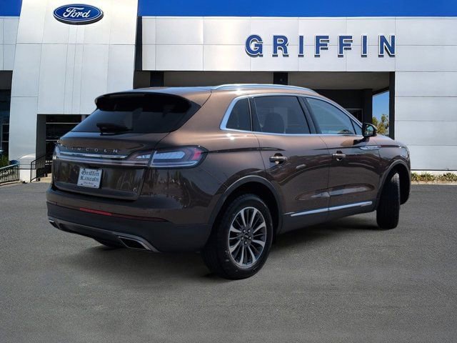 Used 2022 Lincoln Nautilus FWD w/ Premium Package image 4