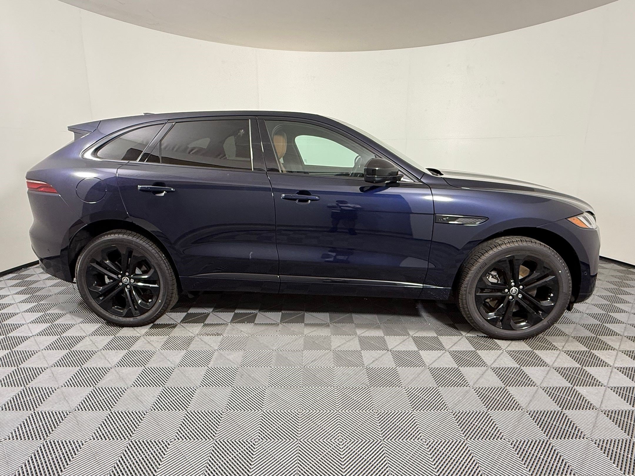 New 2026 Jaguar F-PACE R-Dynamic S AWD/4WD image 8