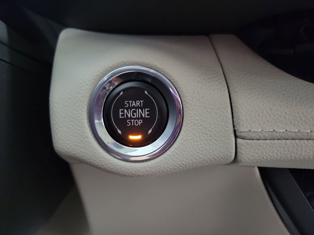 Used 2022 Buick Envision Essence w/ Safety Package image 45