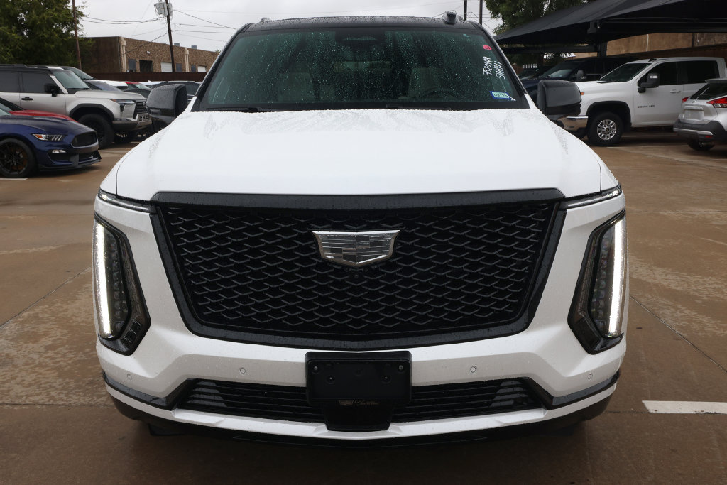 Used 2025 Cadillac Escalade Sport Platinum AWD/4WD image 2