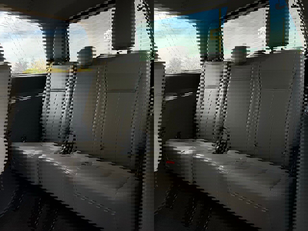 Used 2020 Ford Expedition XLT w/ Equipment Group 202A image 12