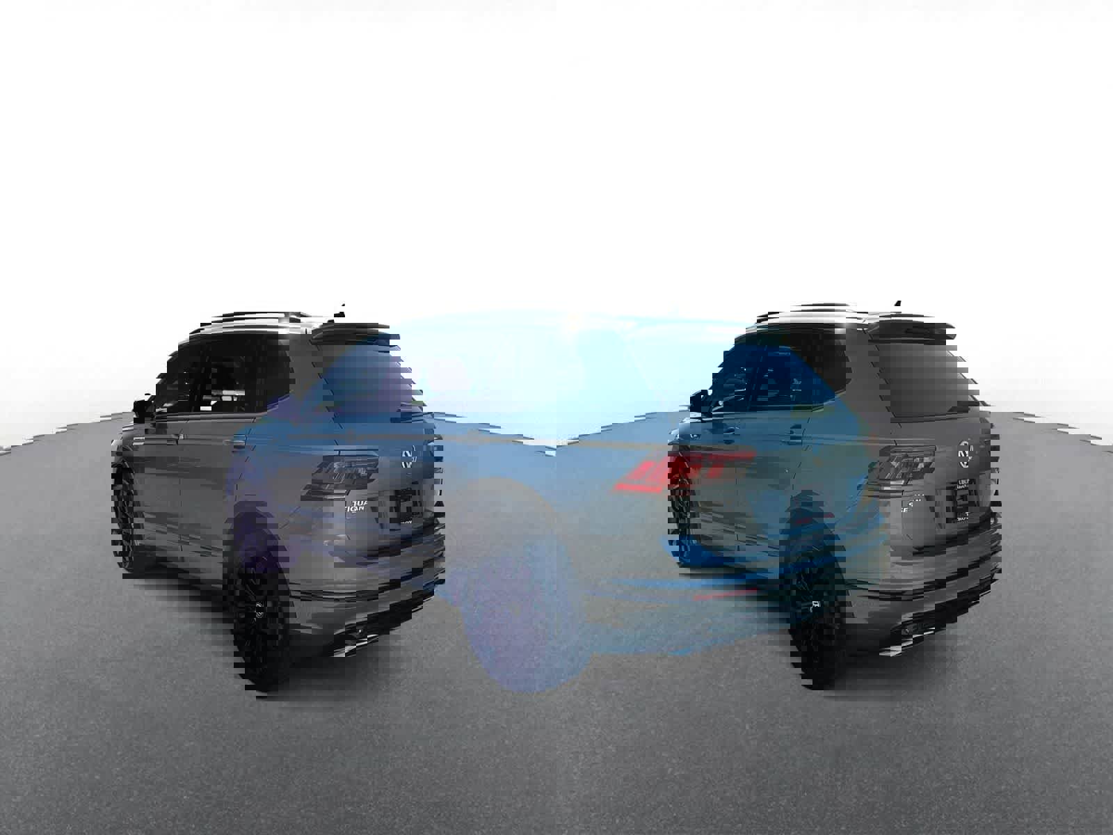 Used 2021 Volkswagen Tiguan SE R-Line w/ 2-Row Tiguan MDO Package image 6