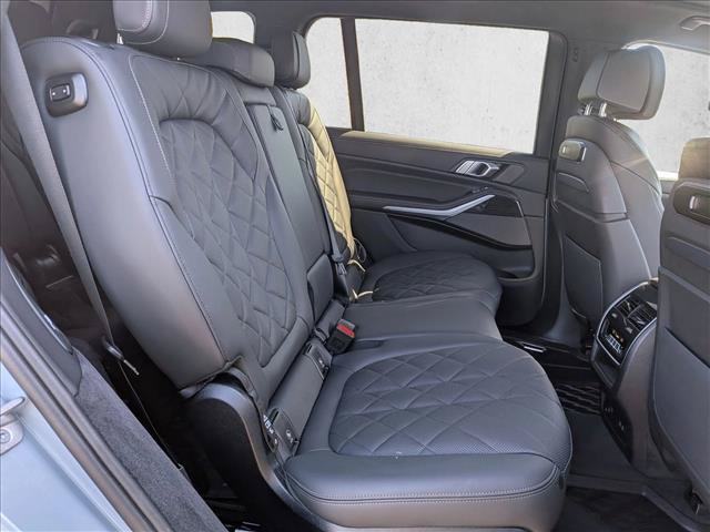 Used 2025 BMW X7 xDrive40i w/ M Sport Package AWD/4WD image 23