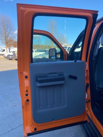 Used 2013 Ford F550 Full Dump and Plows w/ Payload Upgrade Pkg image 14