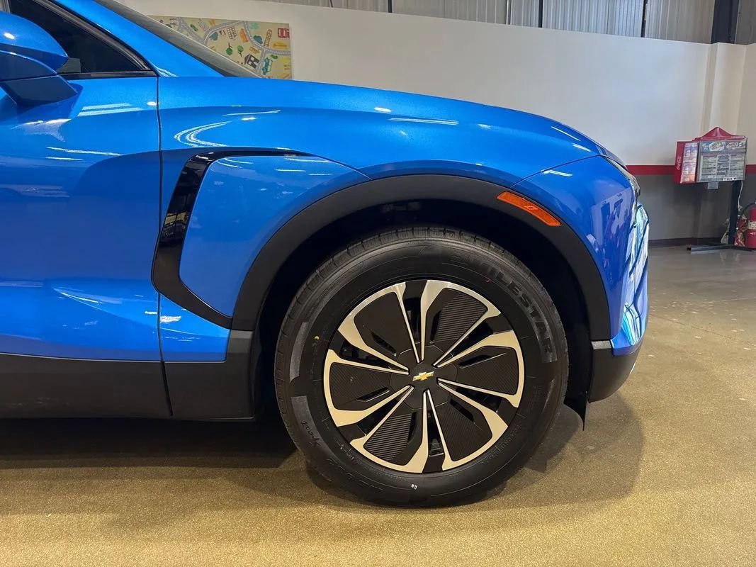 Used 2024 Chevrolet Blazer EV LT AWD/4WD image 47
