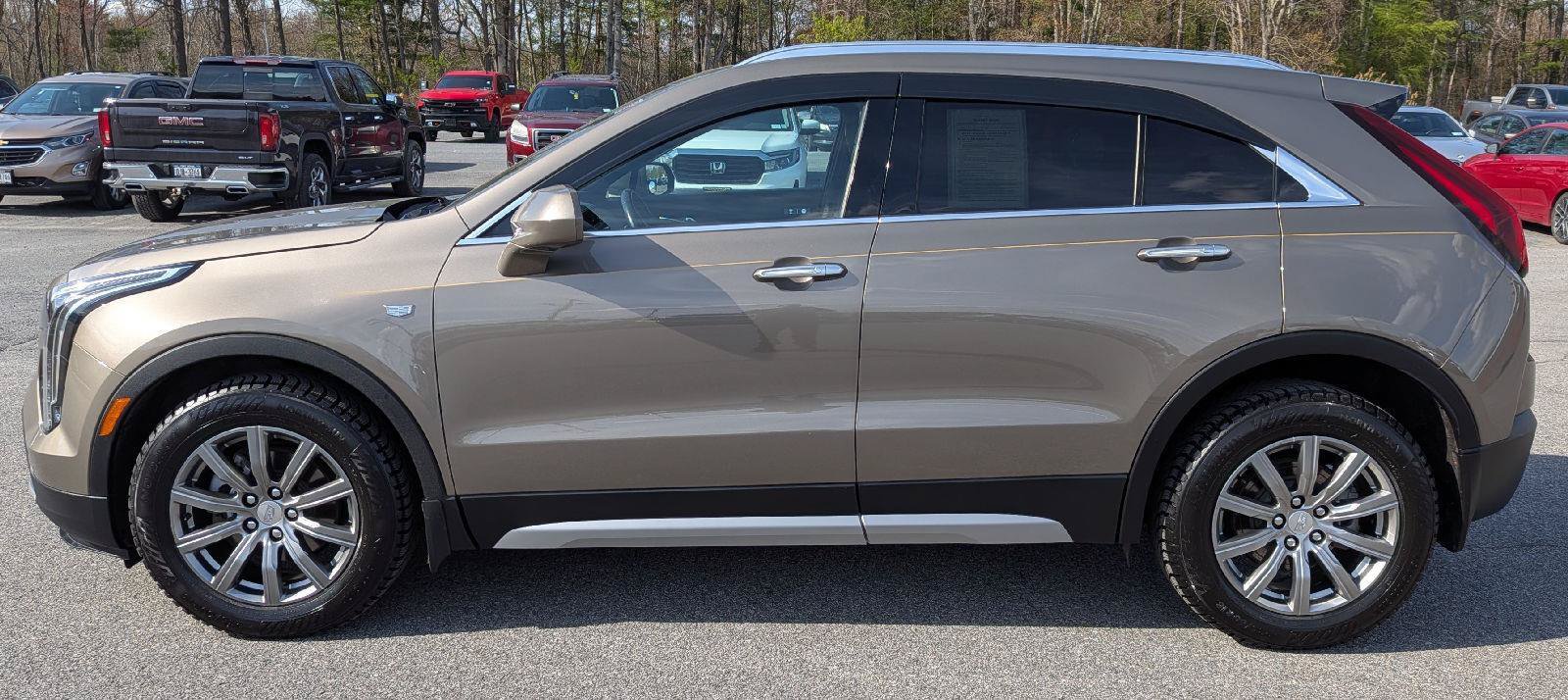 Used 2020 Cadillac XT4 Premium Luxury w/ Technology Package AWD/4WD image 5
