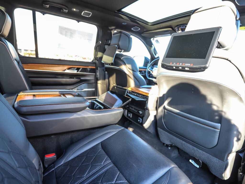 Used 2022 Jeep Grand Wagoneer Series III w/ Rear Seat Video Group 1 image 26