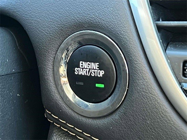 Certified 2022 Chevrolet Trax LT w/ LT Convenience Package image 27