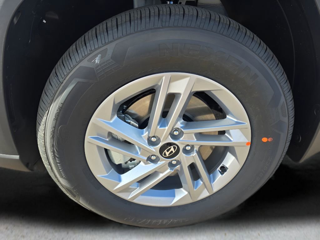 New 2026 Hyundai Tucson SE image 9