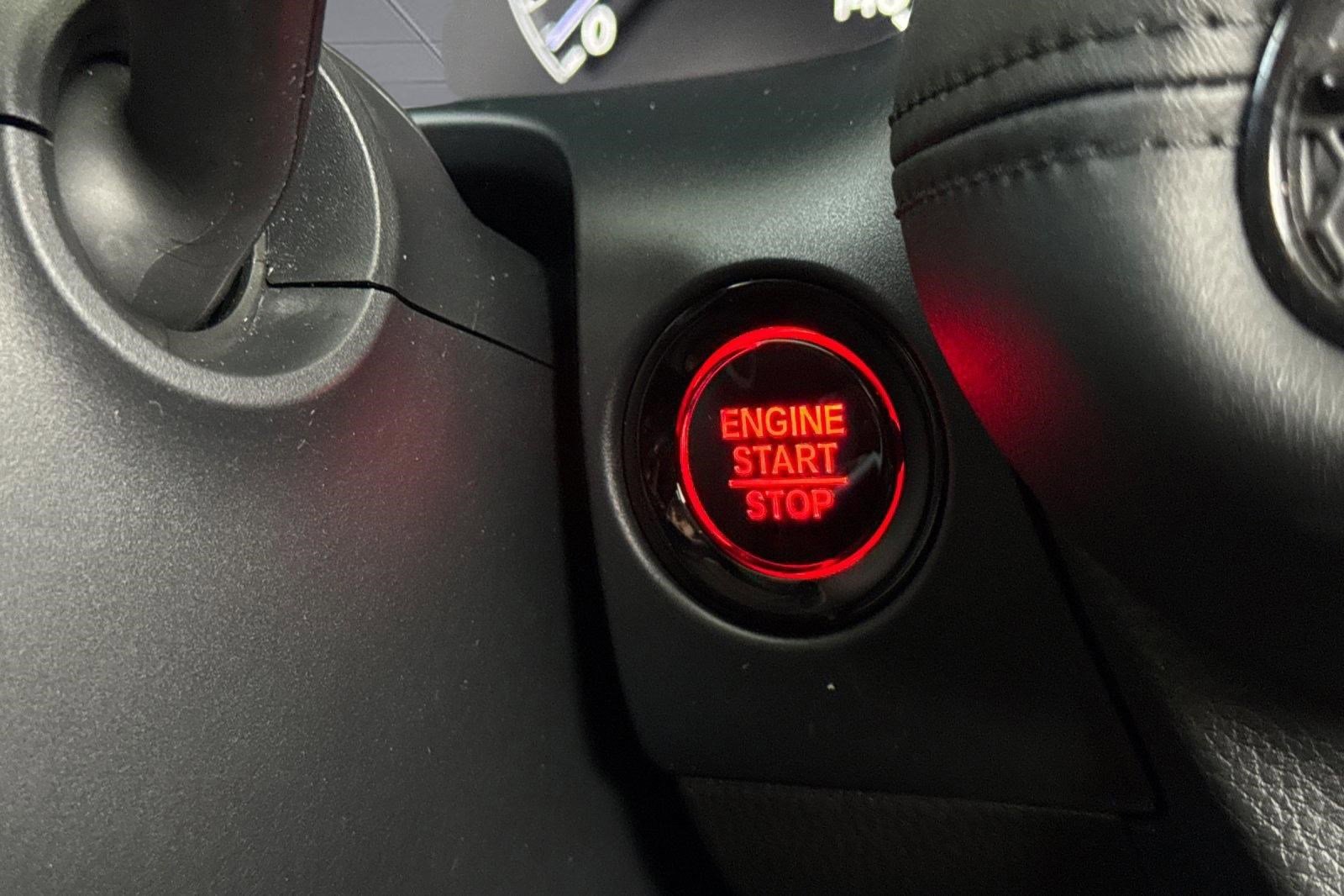 Certified 2025 Honda HR-V LX image 33