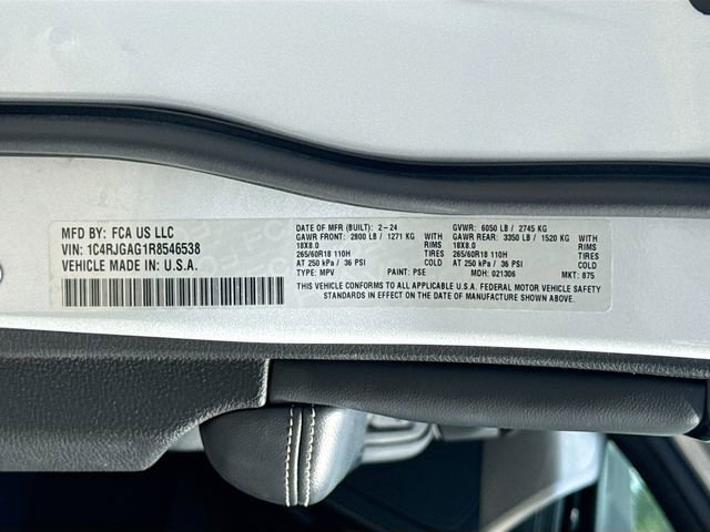 Used 2024 Jeep Grand Cherokee Altitude RWD image 40