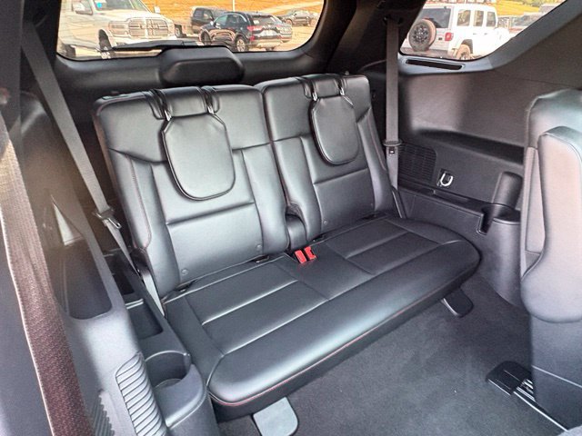 Used 2025 Ford Explorer ST AWD/4WD image 32
