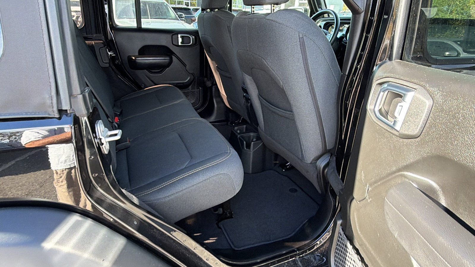 Used 2025 Jeep Wrangler Unlimited Sport AWD/4WD image 21