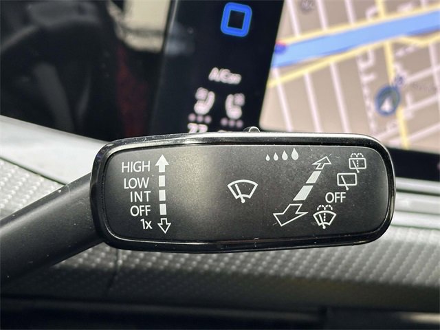 Certified 2022 Volkswagen Golf R image 35