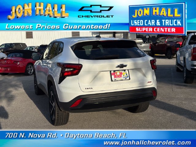 Used 2024 Chevrolet Trax RS w/ Driver Confidence Package FWD image 7