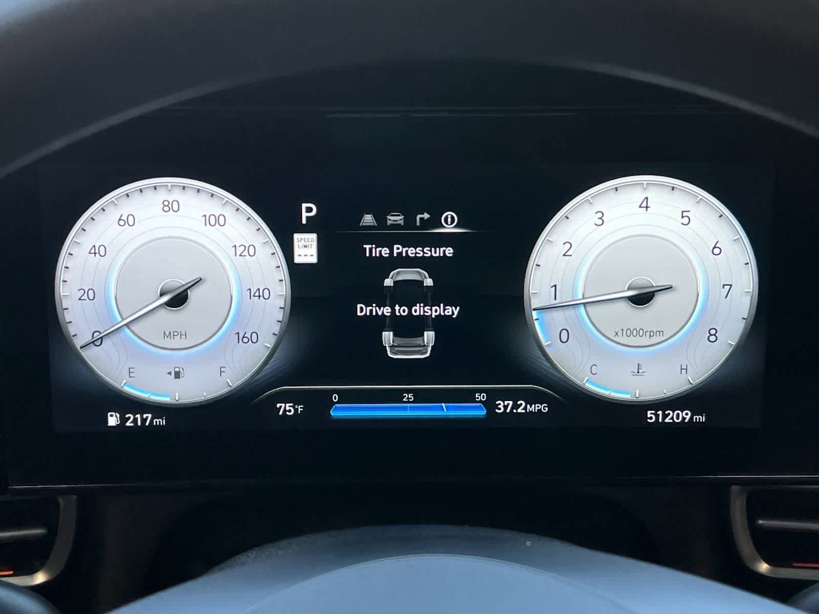 Used 2024 Hyundai Elantra SEL FWD image 25