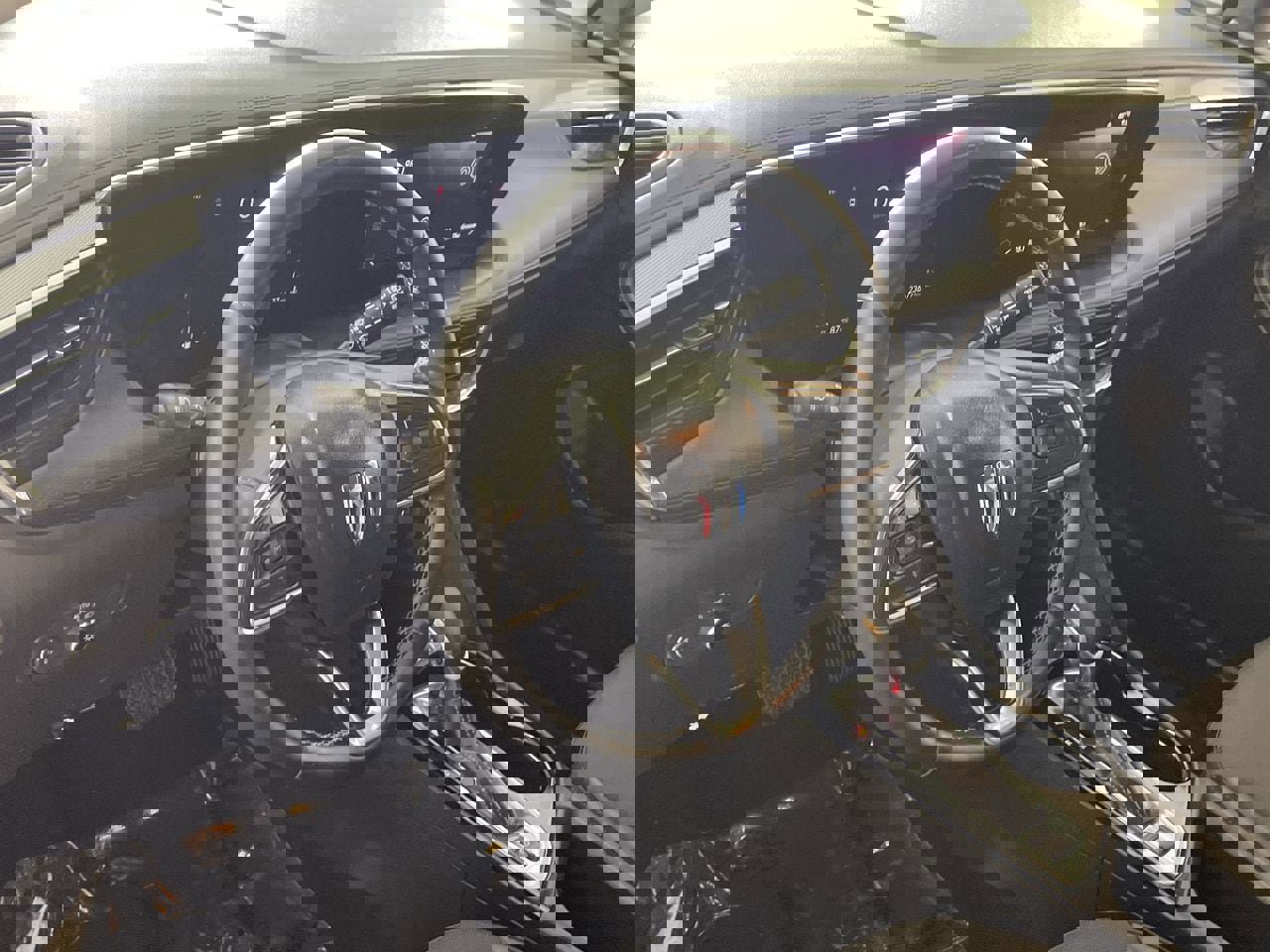 Used 2025 Buick Encore GX Preferred image 11