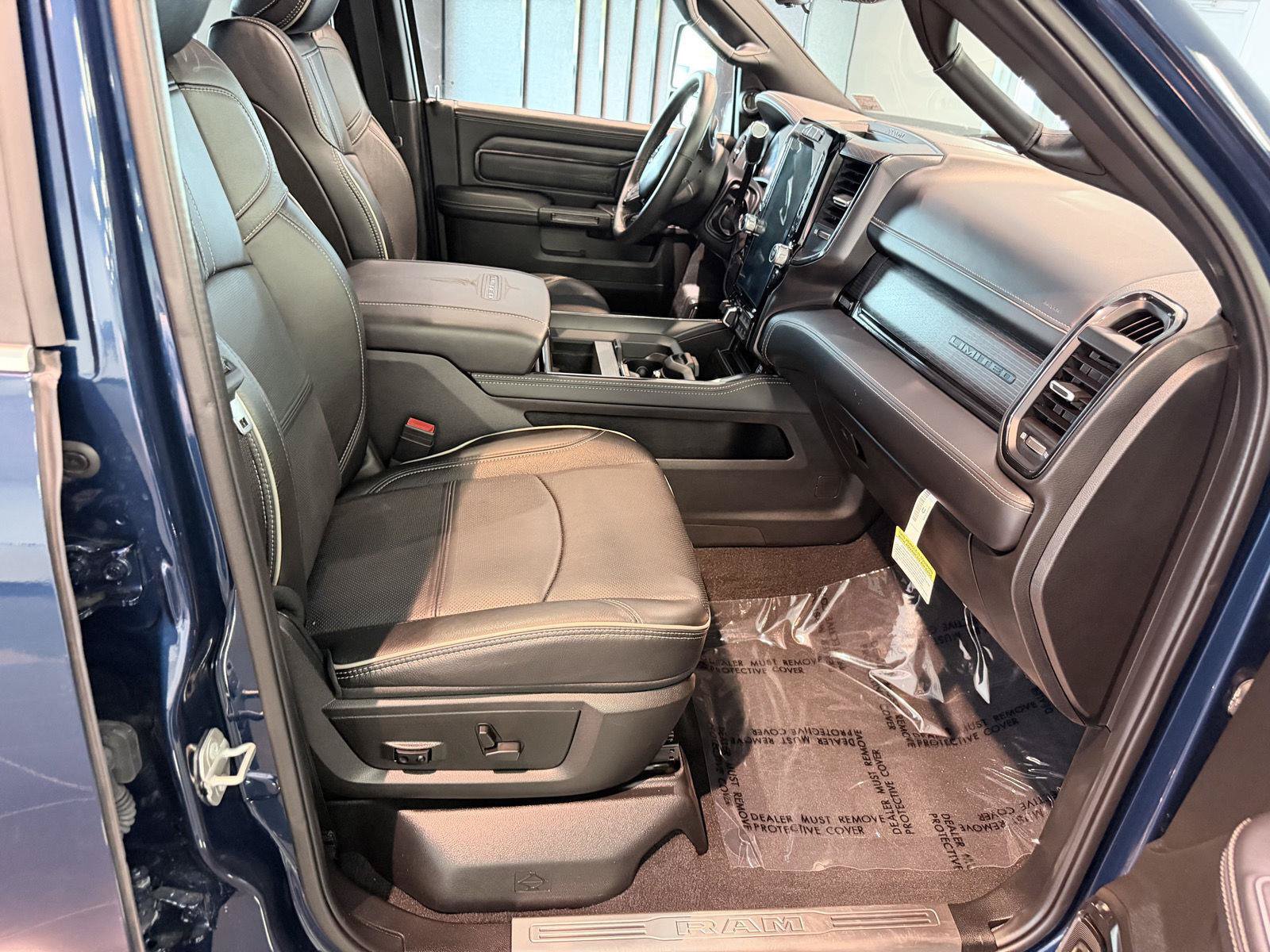 Used 2024 RAM 3500 Limited AWD/4WD image 33