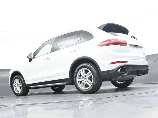 Used 2017 Porsche Cayenne Platinum Edition AWD/4WD image 33