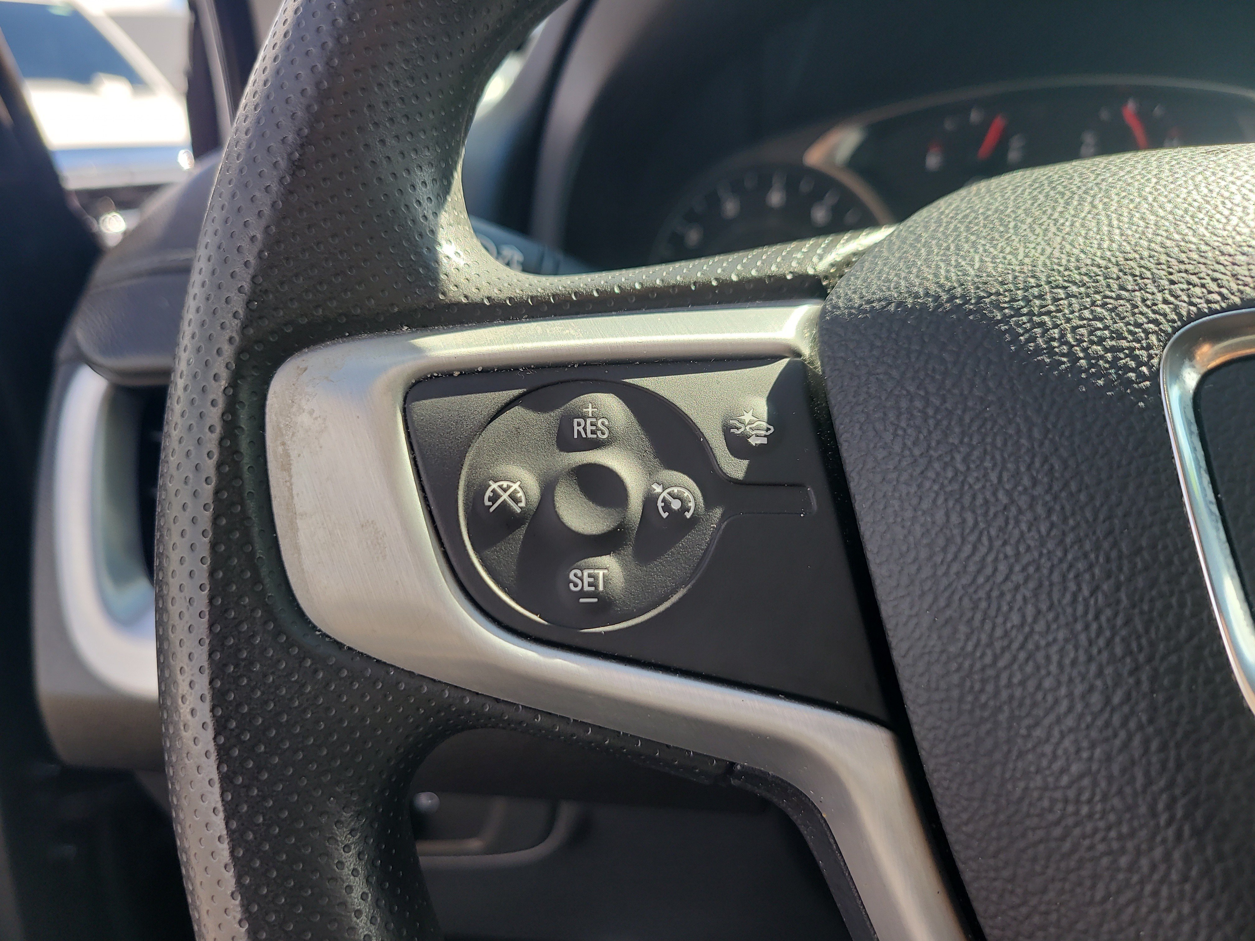 Used 2024 GMC Terrain SLE w/ Driver Convenience Package FWD image 27