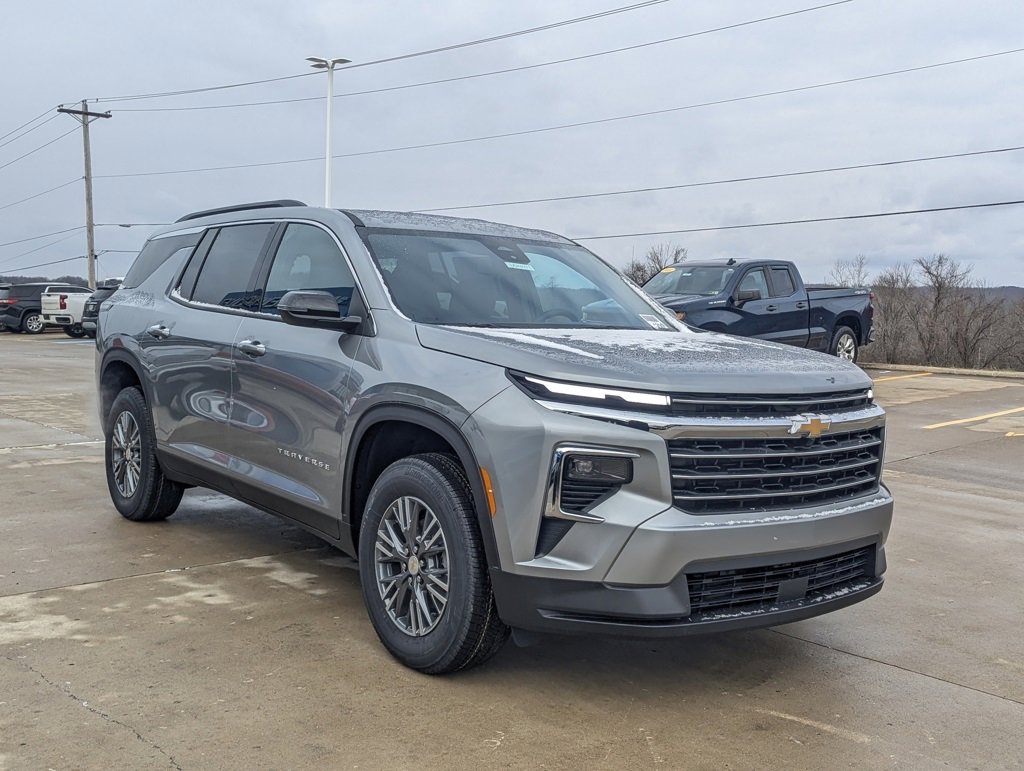 New 2026 Chevrolet Traverse LT w/ LPO, Floor Liner Package image 5