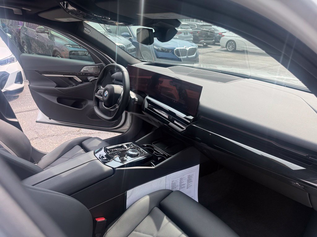 Used 2024 BMW 530i xDrive w/ Premium Package AWD/4WD image 20